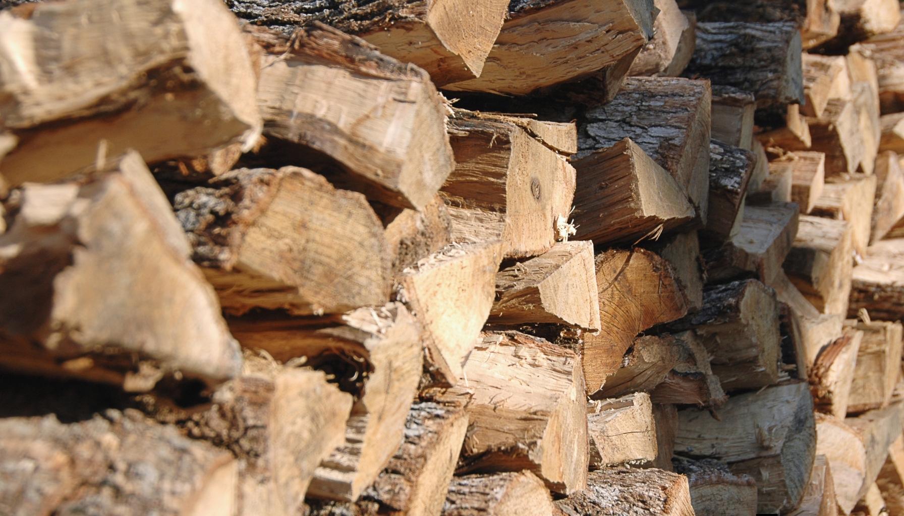 How Much Wood Does a 5kW Stove Use?