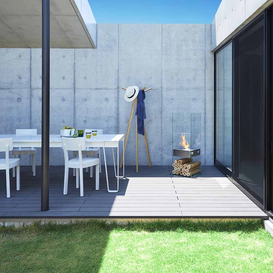 EcoSmart_Fire_Ghost_Fire_Outdoors_Decking