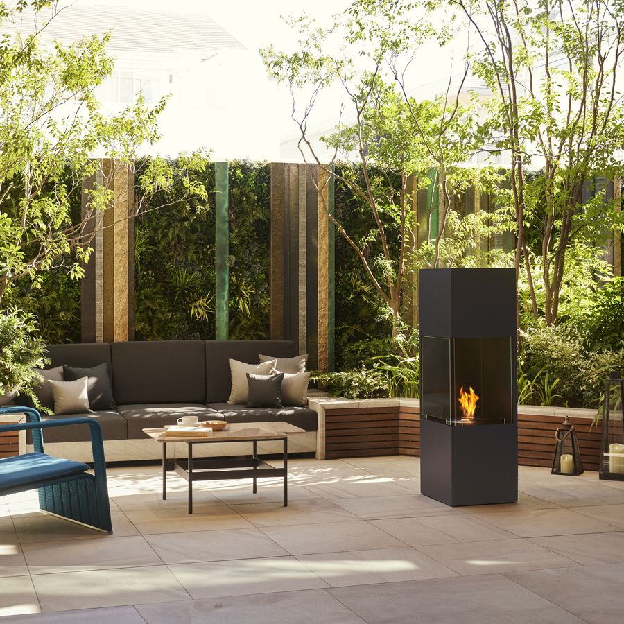 EcoSmart_BE_Black_Ethanol_Fire_Outside_Garden